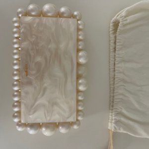 Cult Gaia EoS Box Clutch - Cream